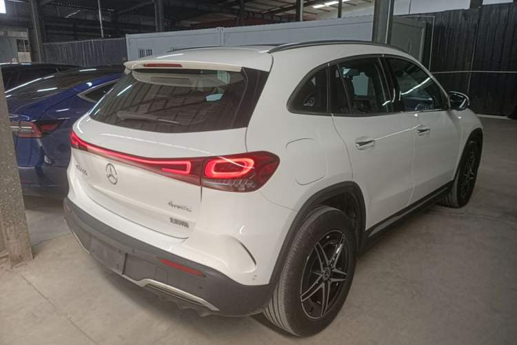 Used Mercedes-Benz EQA 2022 EQA 300 4MATIC Launch Edition Rear Right 45 Deg