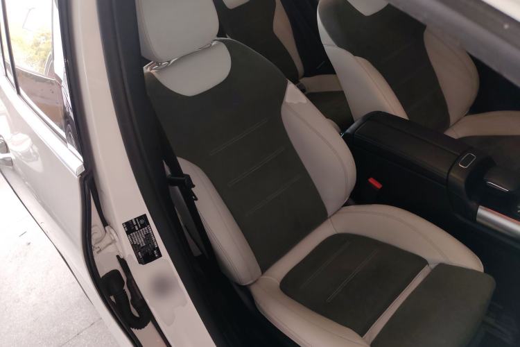 Used Mercedes-Benz EQA 2022 EQA 300 4MATIC Launch Edition Right Front Seat