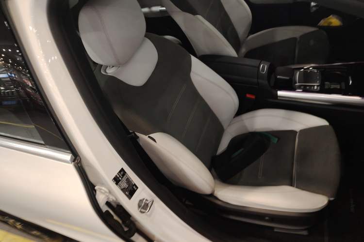 Used Mercedes-Benz EQA 2022 EQA 300 4MATIC Launch Edition Right Front Seat
