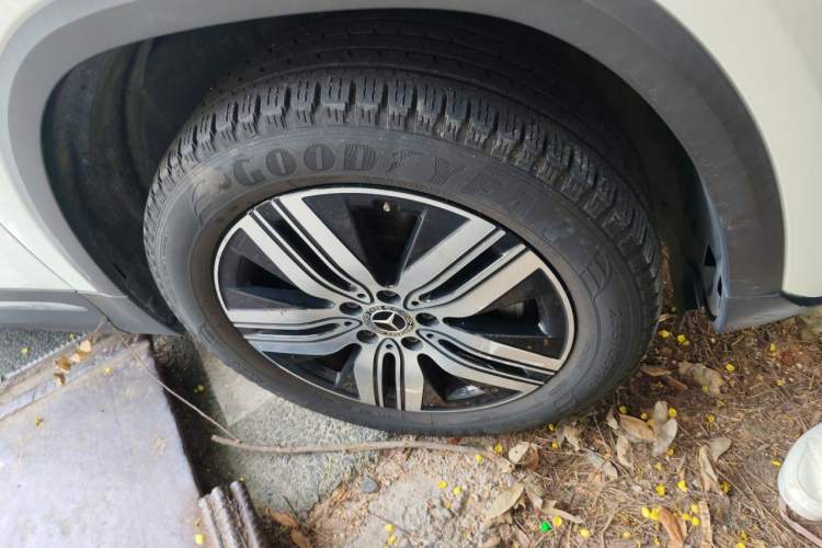 Used Mercedes-Benz EQA 2022 EQA 260 Right Front Wheel Hub
