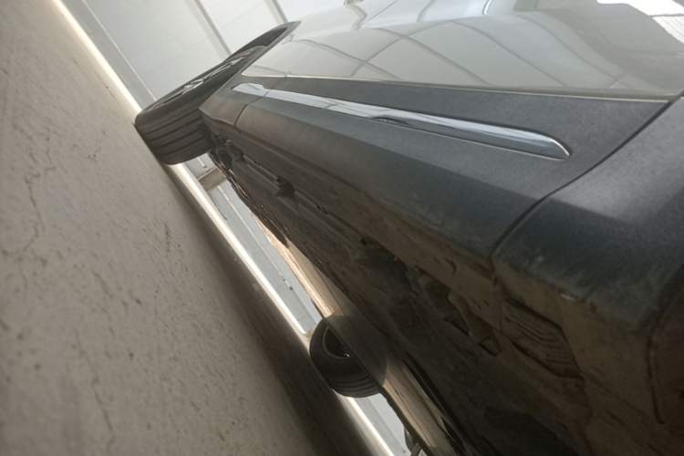 Used Mercedes-Benz EQA 2022 EQA 300 4MATIC Launch Edition Right Side Sill