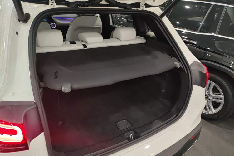 Used Mercedes-Benz EQA 2022 EQA 300 4MATIC Launch Edition Trunk