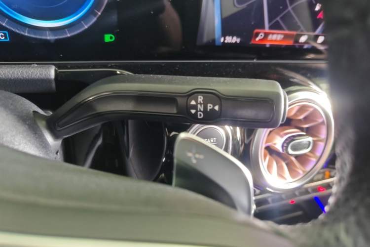 Used Mercedes-Benz EQA 2022 EQA 300 4MATIC Launch Edition Gear Lever