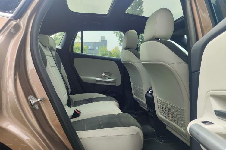 Used Mercedes-Benz EQA 2022 EQA 300 4MATIC Launch Edition Interior 7