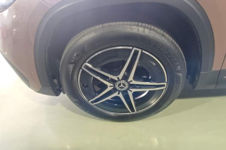 Used Mercedes-Benz EQA 2022 EQA 300 4MATIC Launch Edition Left Front Wheel Hub
