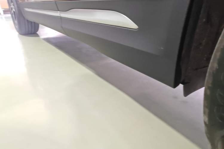 Used Mercedes-Benz EQA 2022 EQA 300 4MATIC Launch Edition Left Side Sill