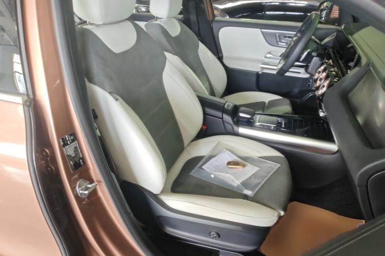 Used Mercedes-Benz EQA 2022 EQA 300 4MATIC Launch Edition Right Front Seat