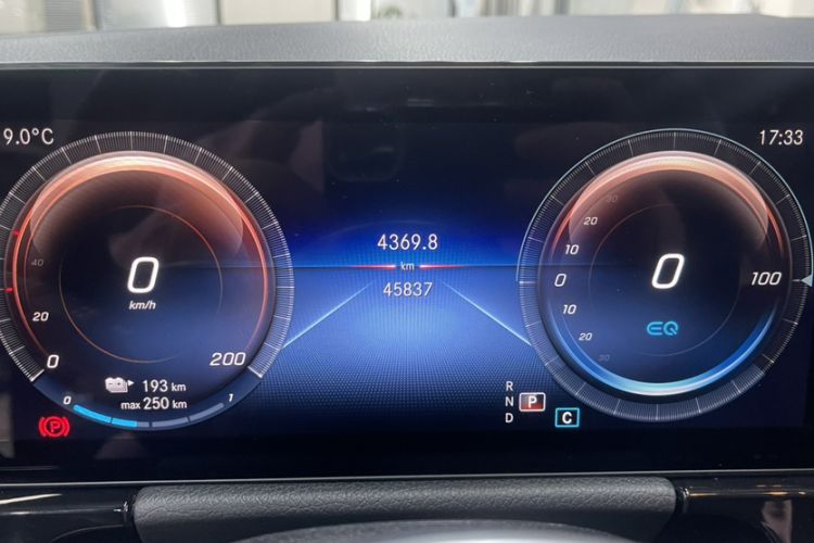 Used Mercedes-Benz EQA 2023 EQA 260 Odometer Close Up