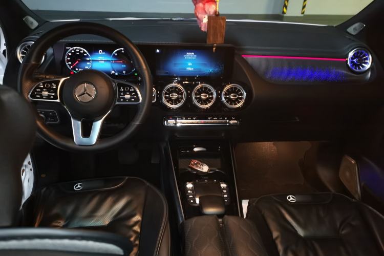 Used Mercedes-Benz EQA 2023-Year Restyled EQA 260 Center Console