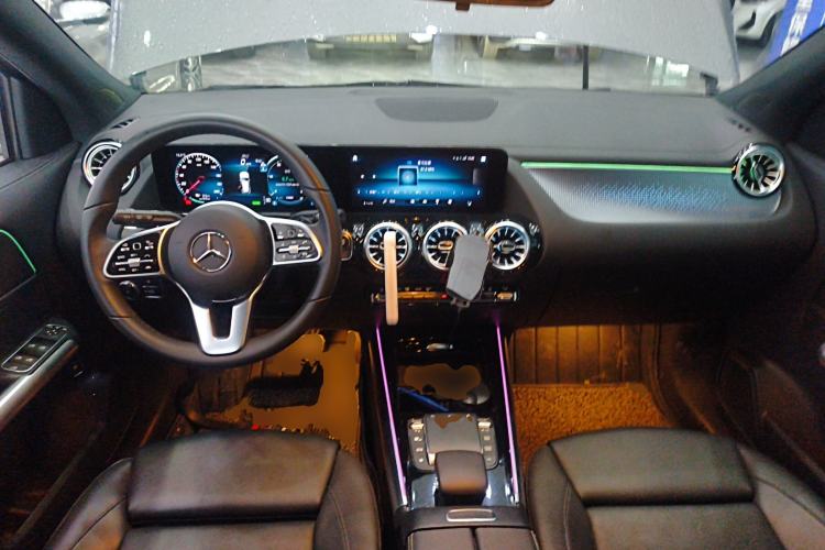 Used Mercedes-Benz EQA 2023-Year Restyled EQA 260 Center Console