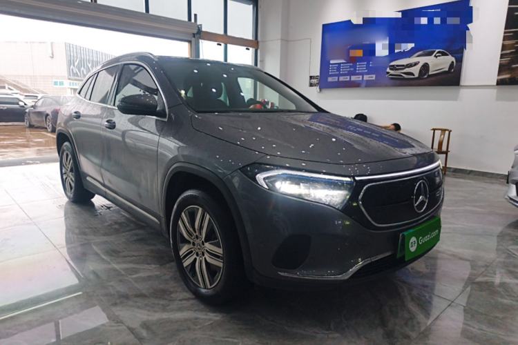 Used Mercedes-Benz EQA 2023-Year Restyled EQA 260 Front Right 45 Deg