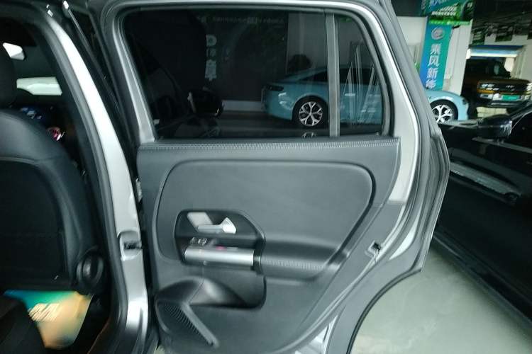 Used Mercedes-Benz EQA 2023 EQA 260 Interior 6