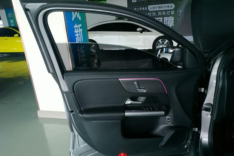 Used Mercedes-Benz EQA 2023 EQA 260 Interior 7
