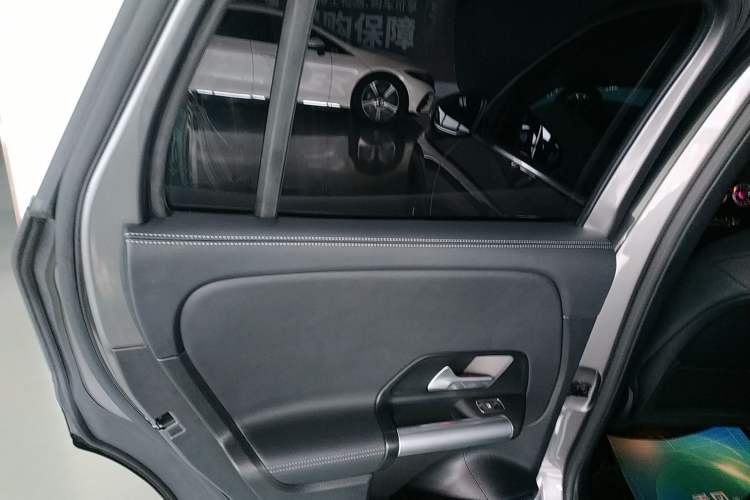 Used Mercedes-Benz EQA 2023 EQA 260 Interior 8