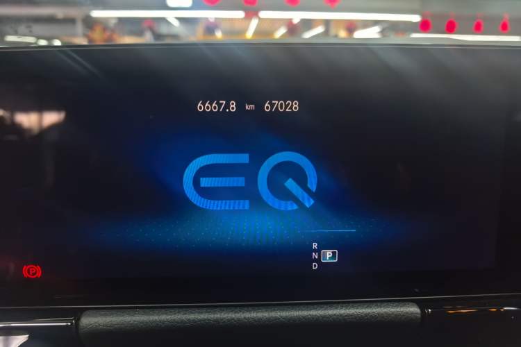 Used Mercedes-Benz EQA 2023 EQA 260 Odometer Close Up