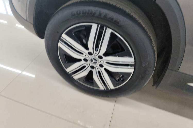 Used Mercedes-Benz EQA 2023 EQA 260 Right Rear Wheel Hub