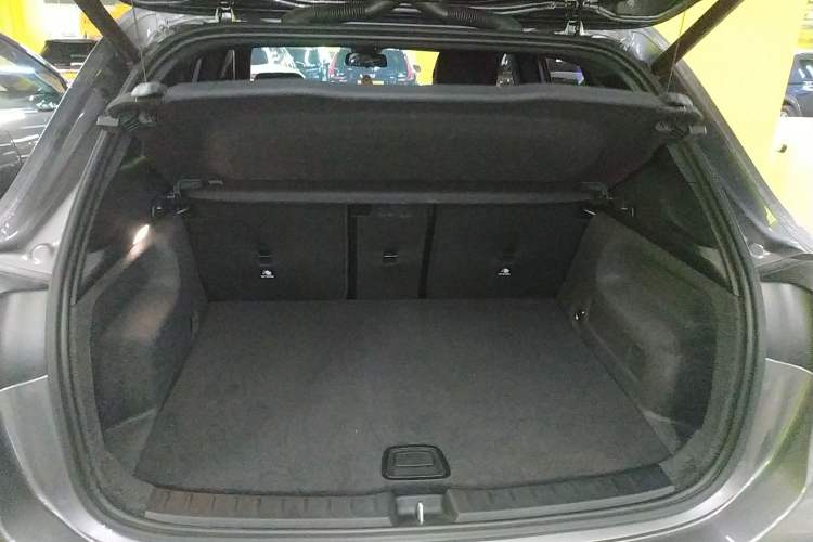 Used Mercedes-Benz EQA 2023-Year Restyled EQA 260 Trunk