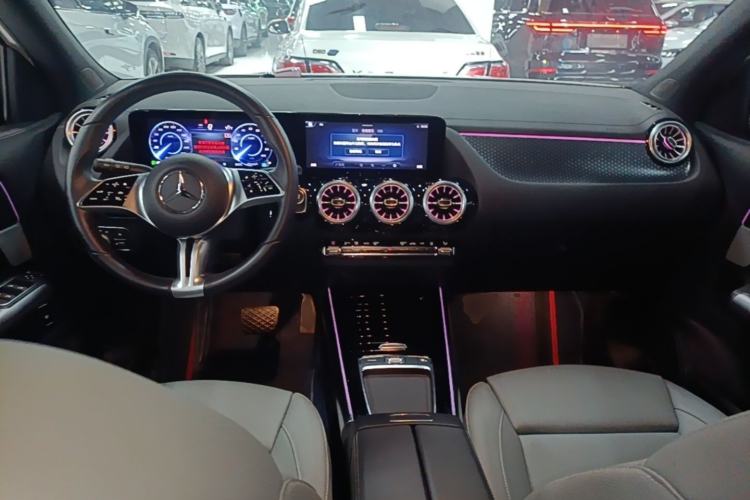 Used Mercedes-Benz EQA 2023-Year Restyled EQA 260 Center Console