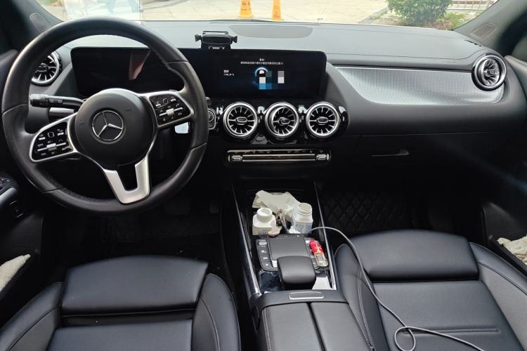 Used Mercedes-Benz EQA 2023-Year Restyled EQA 260 Center Console