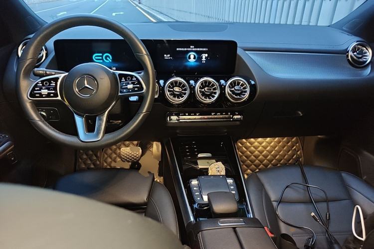 Used Mercedes-Benz EQA 2023 EQA 260 Center Console