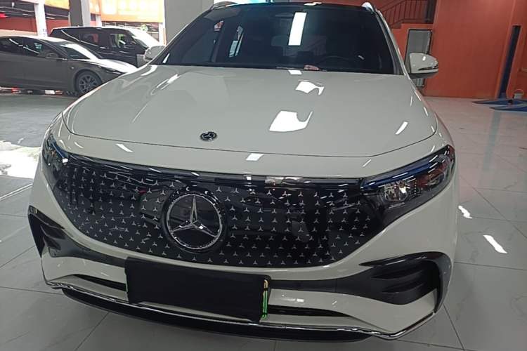 Used Mercedes-Benz EQA 2023-Year Restyled EQA 260 Front