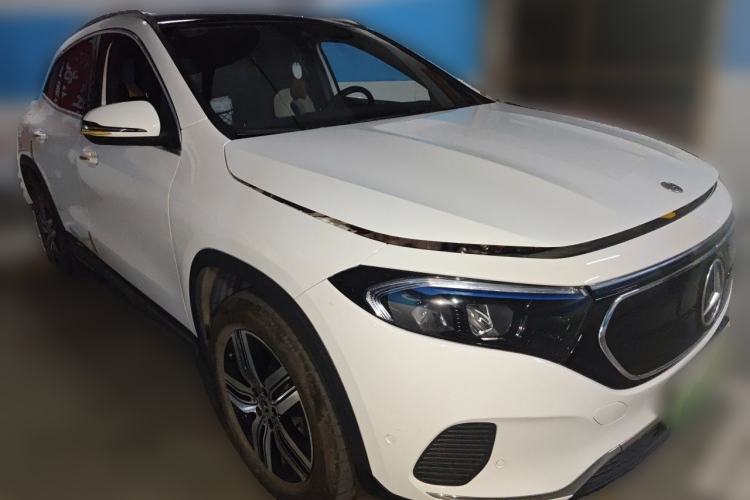 Used Mercedes-Benz EQA 2023-Year Restyled EQA 260 Front Right 45 Deg