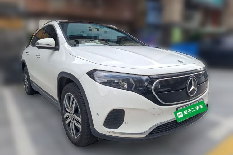 Used Mercedes-Benz EQA 2023-Year Restyled EQA 260 Front Right 45 Deg