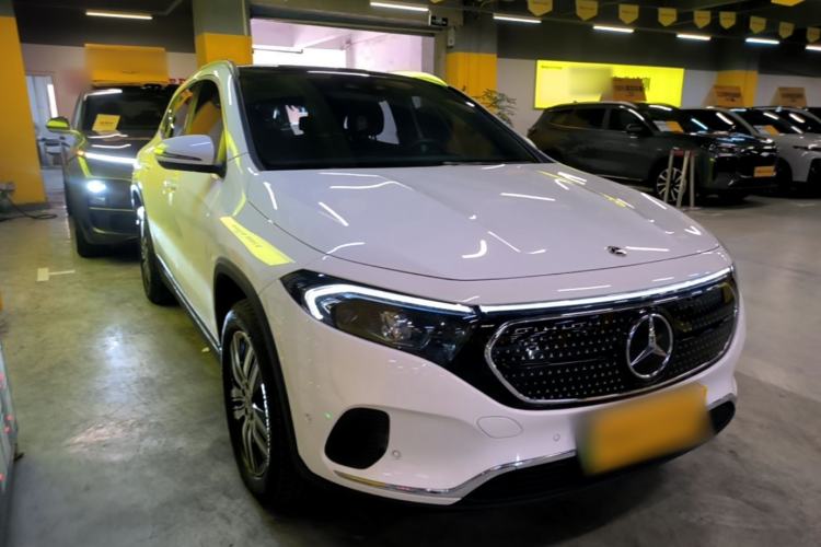 Used Mercedes-Benz EQA 2023 EQA 260 Front Right 45 Deg