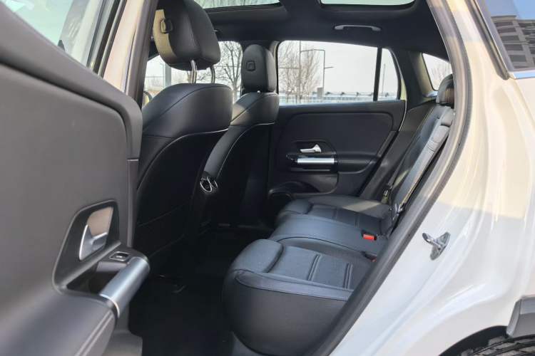 Used Mercedes-Benz EQA 2023 EQA 260 Interior 3