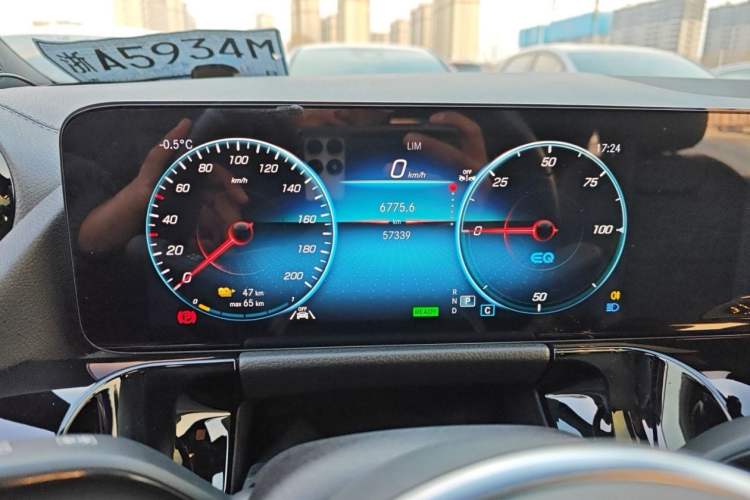 Used Mercedes-Benz EQA 2023 EQA 260 Odometer Close Up
