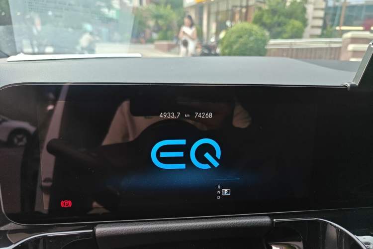 Used Mercedes-Benz EQA 2023-Year Restyled EQA 260 Odometer Close Up