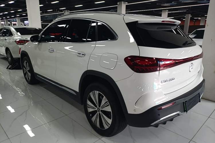 Used Mercedes-Benz EQA 2023-Year Restyled EQA 260 Rear Left 45 Deg