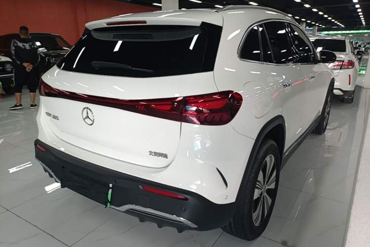Used Mercedes-Benz EQA 2023-Year Restyled EQA 260 Rear Right 45 Deg