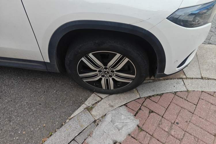 Used Mercedes-Benz EQA 2023-Year Restyled EQA 260 Right Front Wheel Hub