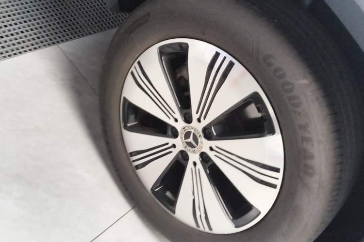 Used Mercedes-Benz EQA 2023-Year Restyled EQA 260 Right Rear Wheel Hub
