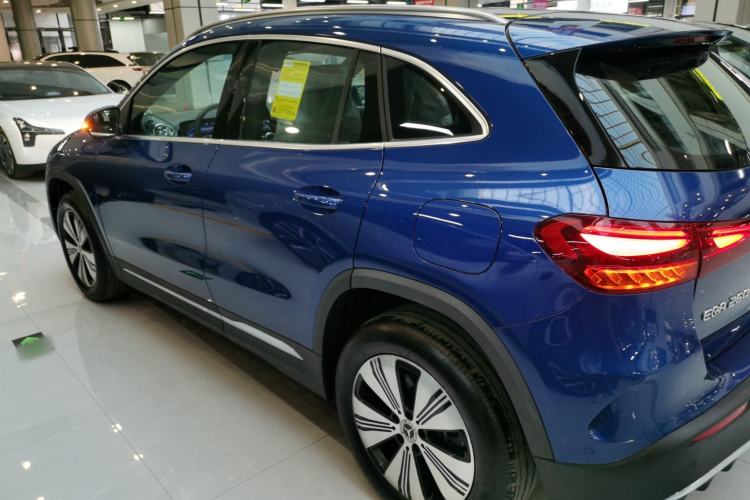 Used Mercedes-Benz EQA 2025 EQA 260 Exterior 3