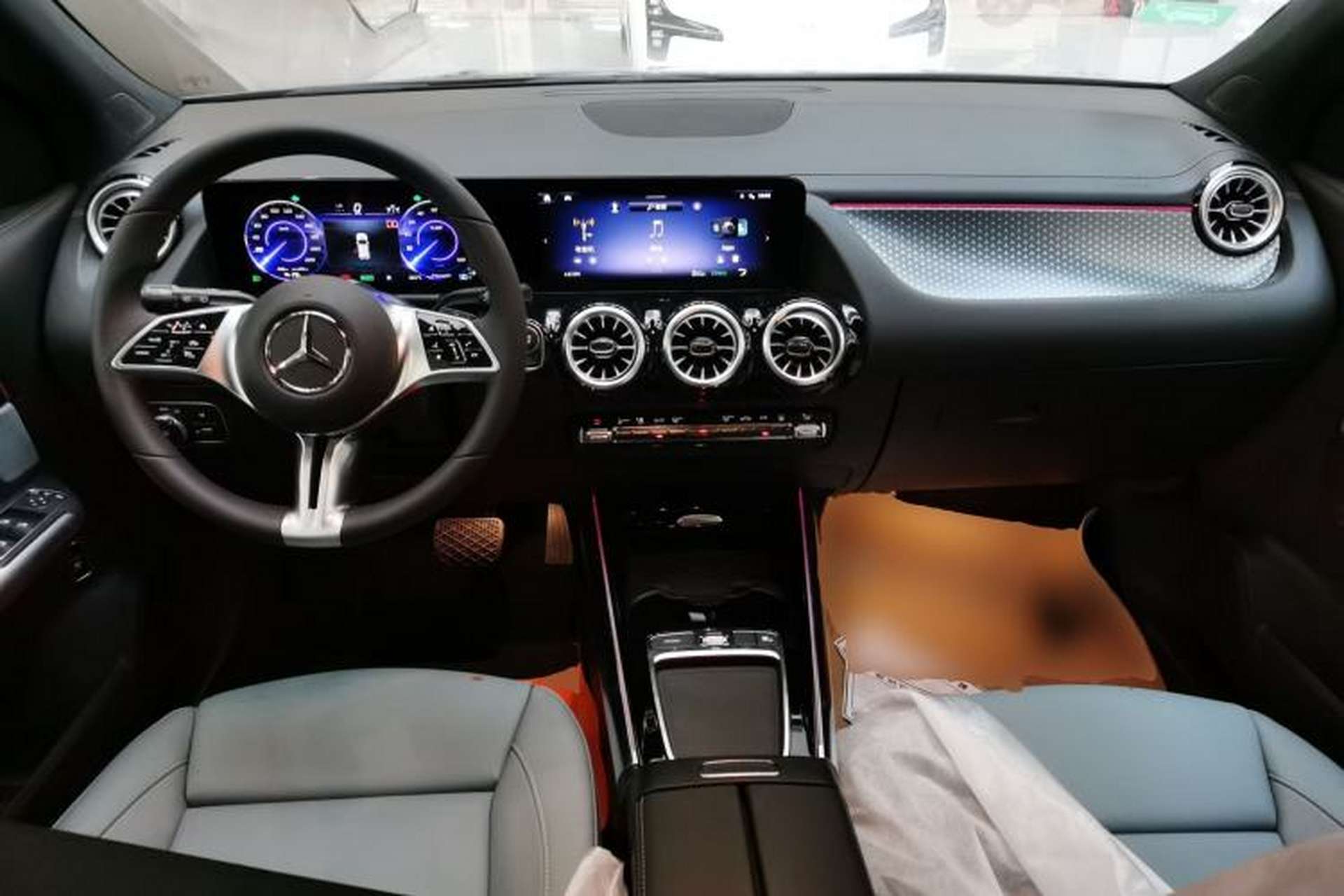 Used Mercedes-Benz EQA 2025 EQA 260 Interior 2