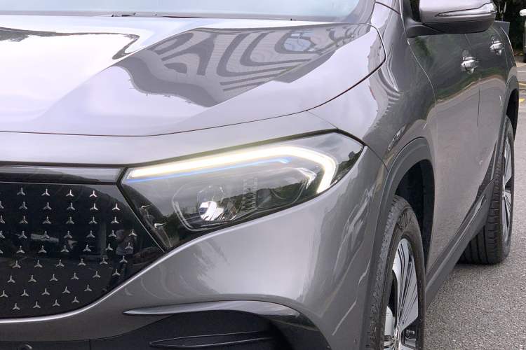 Used Mercedes-Benz EQA 2025 EQA 260 Exterior 1