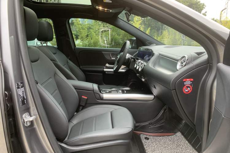 Used Mercedes-Benz EQA 2025 EQA 260 Right Front Seat