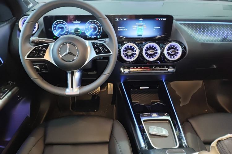 Used Mercedes-Benz EQA 2025 EQA 260 Center Console