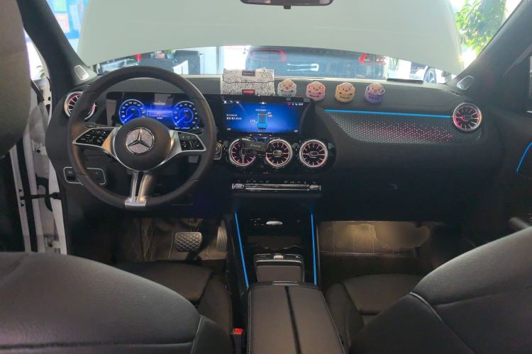 Used Mercedes-Benz EQA 2025 EQA 260 Center Console