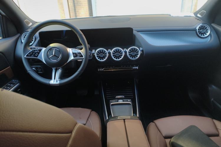 Used Mercedes-Benz EQA 2025 EQA 260 Center Console