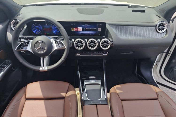 Used Mercedes-Benz EQA 2025 EQA 260 Center Console