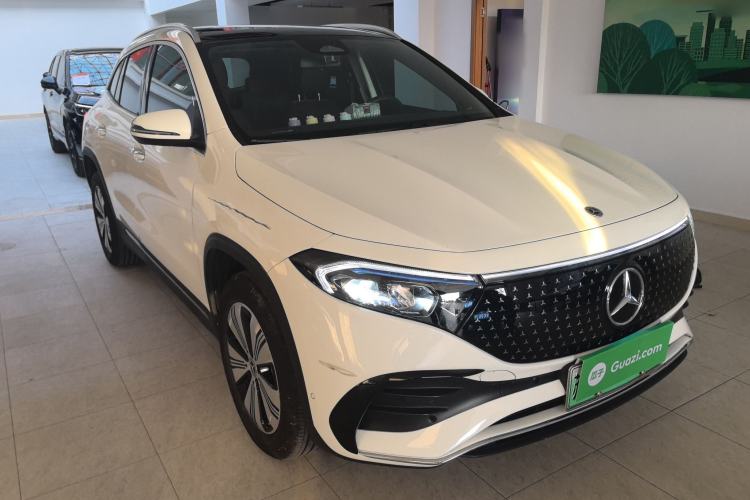 Used Mercedes-Benz EQA 2025 EQA 260 Front Right 45 Deg