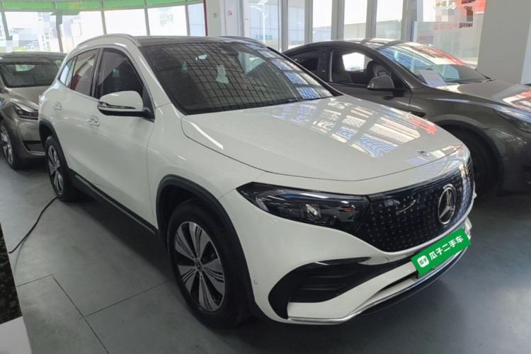 Used Mercedes-Benz EQA 2025 EQA 260 Front Right 45 Deg