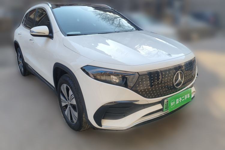 Used Mercedes-Benz EQA 2025 EQA 260 Front Right 45 Deg