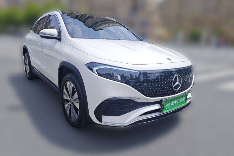 Used Mercedes-Benz EQA 2025 EQA 260 Front Right 45 Deg