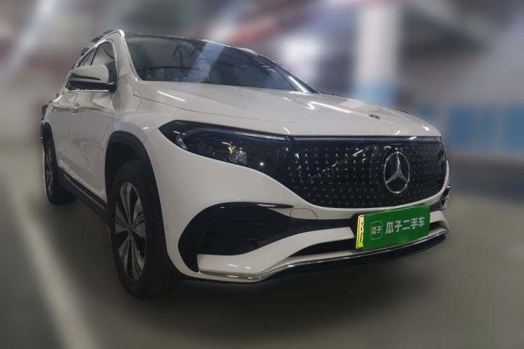Used Mercedes-Benz EQA 2025 EQA 260 Front Right 45 Deg