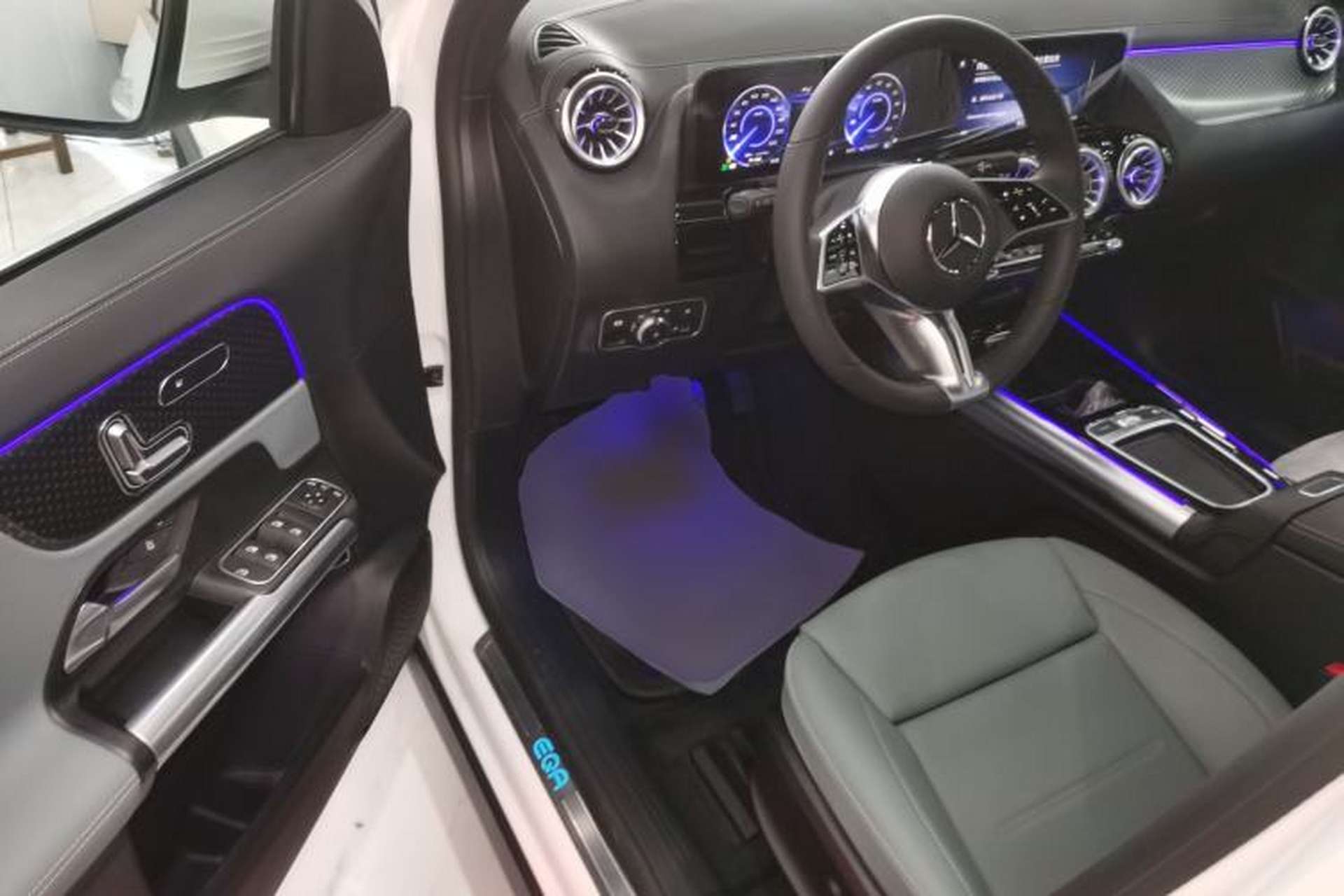 Used Mercedes-Benz EQA 2025 EQA 260 Interior 3