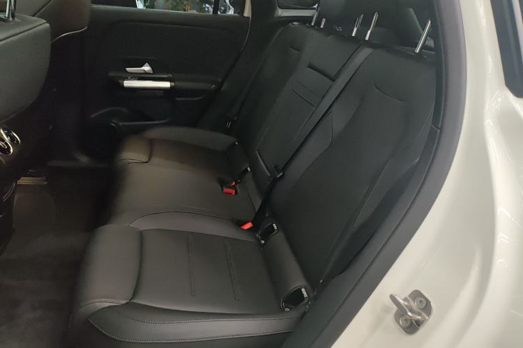 Used Mercedes-Benz EQA 2025 EQA 260 Interior 4